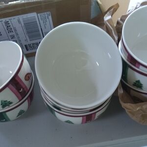 Pfaltzgraff Holiday Snow Bear 8 Bowls